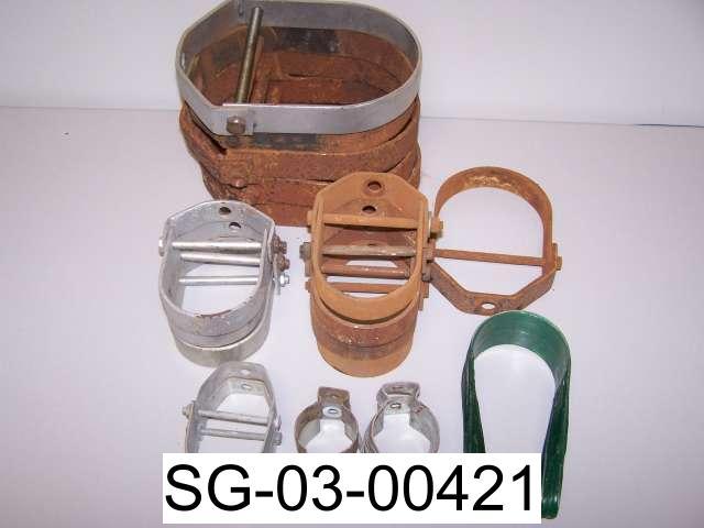 Lot of heavy duty pipe hangers 1,2,3,4,6