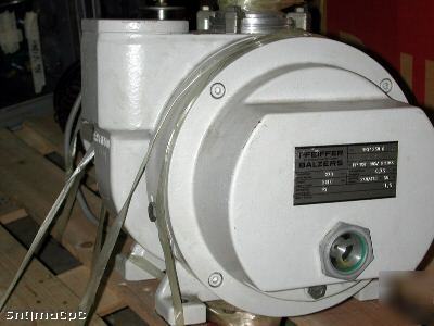 Pfeiffer balzers root vacuum pump model wkp-250A