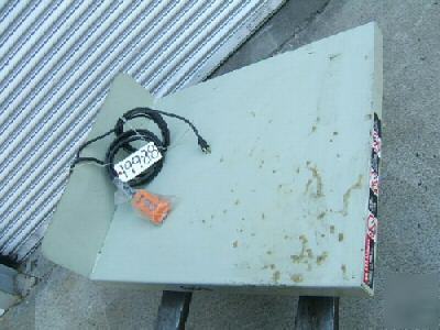 Presto hydraulic tilting table, 1500 lbs TT30-15(19988)