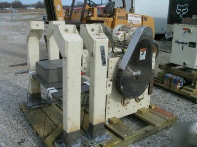 24â€ wide x 30â€™ long x 8â€ deep, vibrating conveyor (390