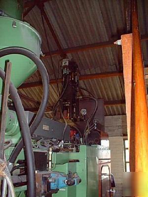 Hayssen extrusion blow moulder (blow molder molding)