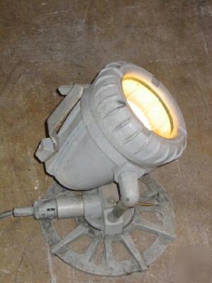 Appleton GEFWB30 explosion-proof floodlight