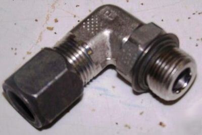 Lot of 2 hydraulic compression elbow fittings