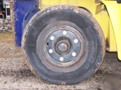 Komatsu FD70T-7 15,000 pound capacity forklift