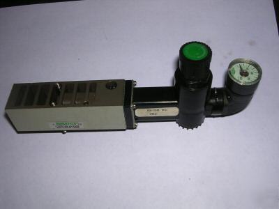 New numatics 2012 manifold regulator 122RS100J016W00