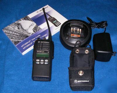 Motorola HT1250LS+ HT1250 ls+ uhf hand held 403-470MHZ