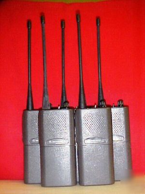 5 motorola spirit uhf 2 channel 2 watt handheld talkies