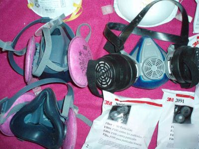 Half face respirators and dust masks