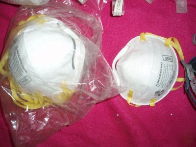 Half face respirators and dust masks
