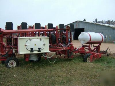 Ih 800 corn planter