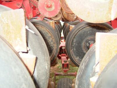 Ih 800 corn planter