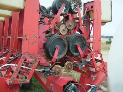 Ih 800 corn planter