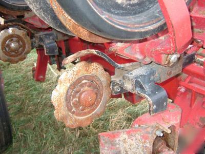 Ih 800 corn planter