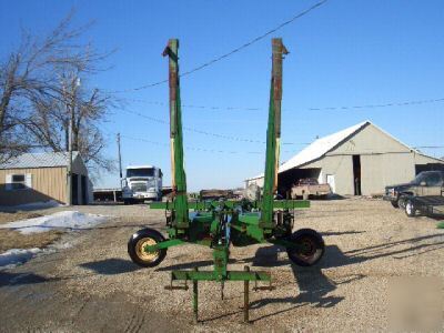 Tool bar from 12 row jd planter , good