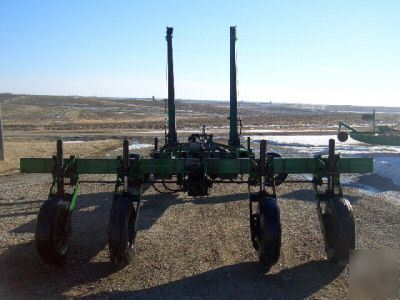 Tool bar from 12 row jd planter , good