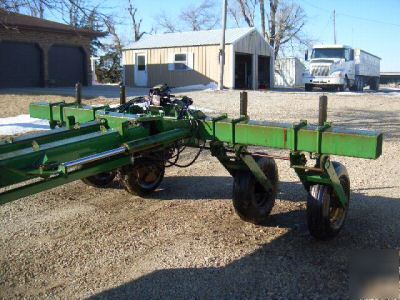 Tool bar from 12 row jd planter , good