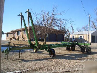 Tool bar from 12 row jd planter , good
