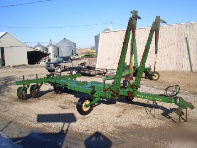 Tool bar from 12 row jd planter , good