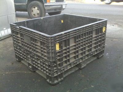 Foldable plastic pallet container box tote 48X40X25