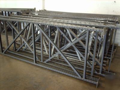 Lot of 7 upright warehouse pallet racking + 36 beams