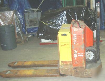 Bt prime mover electric pallet jack