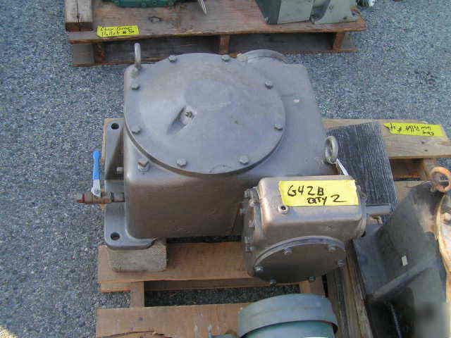 Qty 2 winsmith speed gear reducer 10CVD ratio 1692