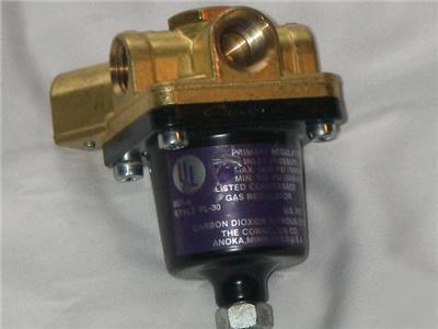 -primary compressed gas regulator squares nitrogen CO2-
