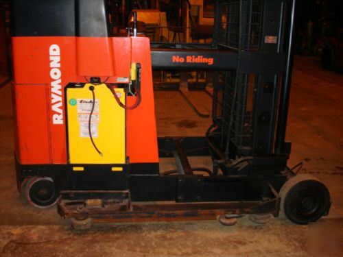 Raymond forklift battery lift reach fork low hours