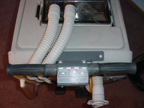Advance aquamatic seletxic carpet extractor cleaner 