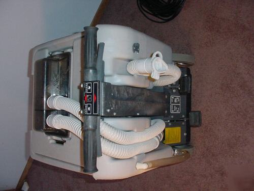 Advance aquamatic seletxic carpet extractor cleaner 