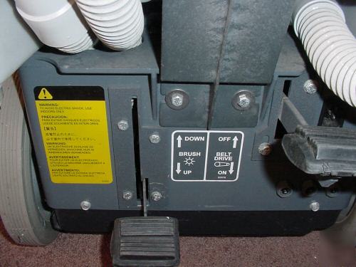 Advance aquamatic seletxic carpet extractor cleaner 