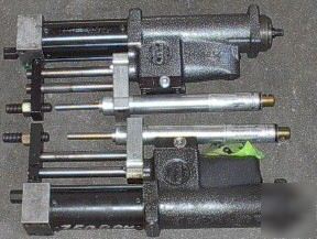 Pneumatic selfeeder drill unit drill chuck automatic
