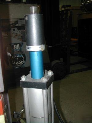 Branson 8400 with assembly table