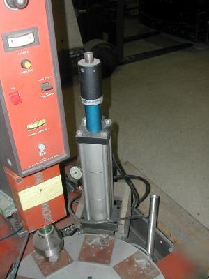 Branson 8400 with assembly table