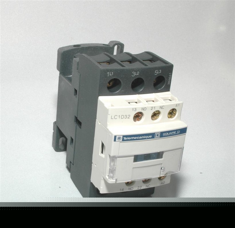 Telemecanique / square d LC1D32G7 contactor 600V iec 