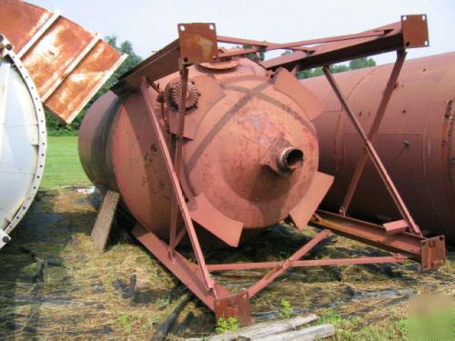 1700 cubic foot silo with legs 2434