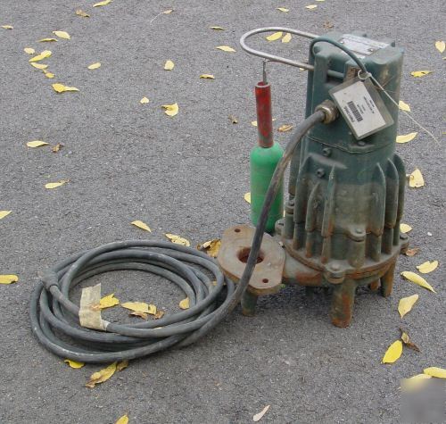 Automatic submersible pump, zoeller m-161C 110V 1/2 hp.