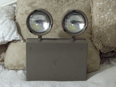 Emergency lighting-lithonia titan series-ac in/dc out
