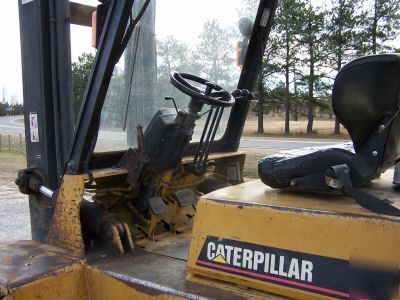 Caterpillar 15,500 lb dual wheel pneumatic forklift