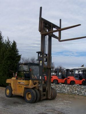 Caterpillar 15,500 lb dual wheel pneumatic forklift