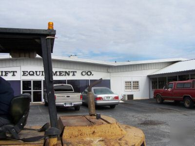 Caterpillar 15,500 lb dual wheel pneumatic forklift