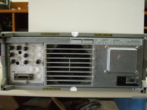 Hp 8664A signal generator, 100 khz - 3 ghz w/ opt. 004